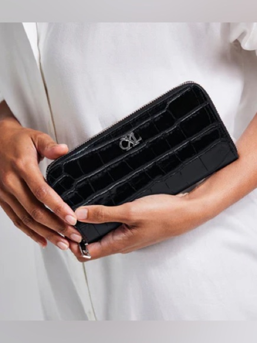 Christian Lacroix Black Croco Zip-Around Wristlet - Picture 4 of 10